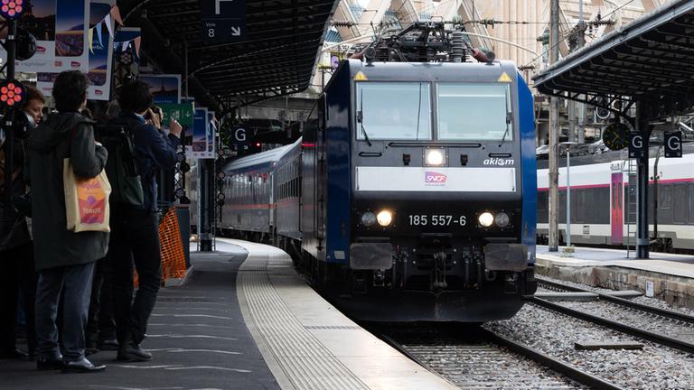 Ankunft des Nachtzuges Berlin-Paris Nightjet am Gare de l'Est in Paris