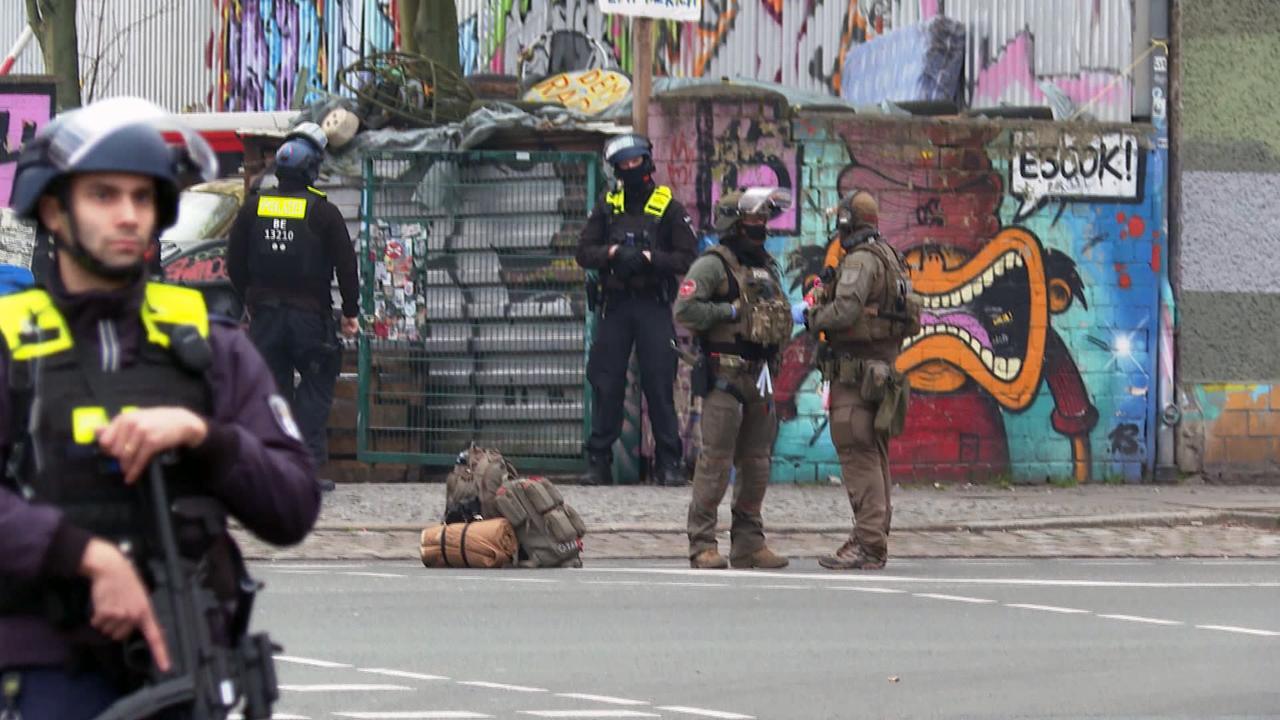 SEK-Einsatz am Markgrafendamm in Berlin (Bild: TV Newskontor) | TV Newskontor)