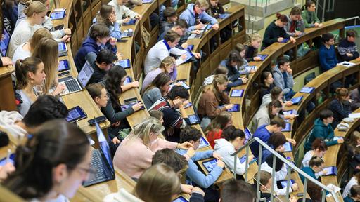 Warum es Kritik am Uni-Wettbewerb gibt