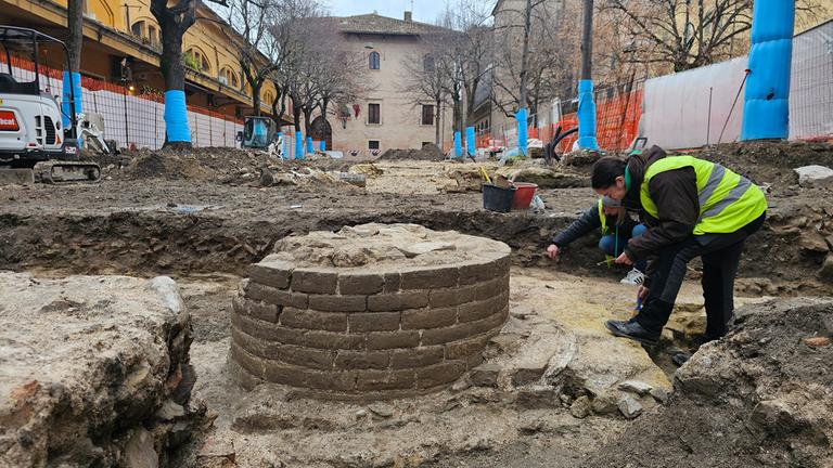 Wie Archäologen auf Vitruvs Basilika stießen