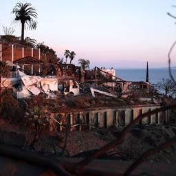 Ein zerstörtes Haus in Malibu, Kalifornien
