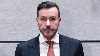 Der Angeklagte René  Benko zu Beginn des Prozesses gegen den Signa-Gründer.