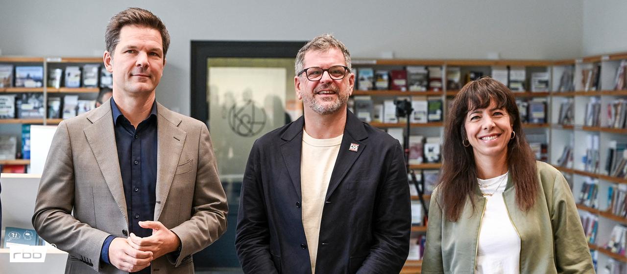 Die Politiker Steffen Krach (l-r, SPD), Werner Graf (Bündnis 90/Die Grünen) und Elif Eralp (Die Linke). (Quelle: dpa/Jens Kalaene)