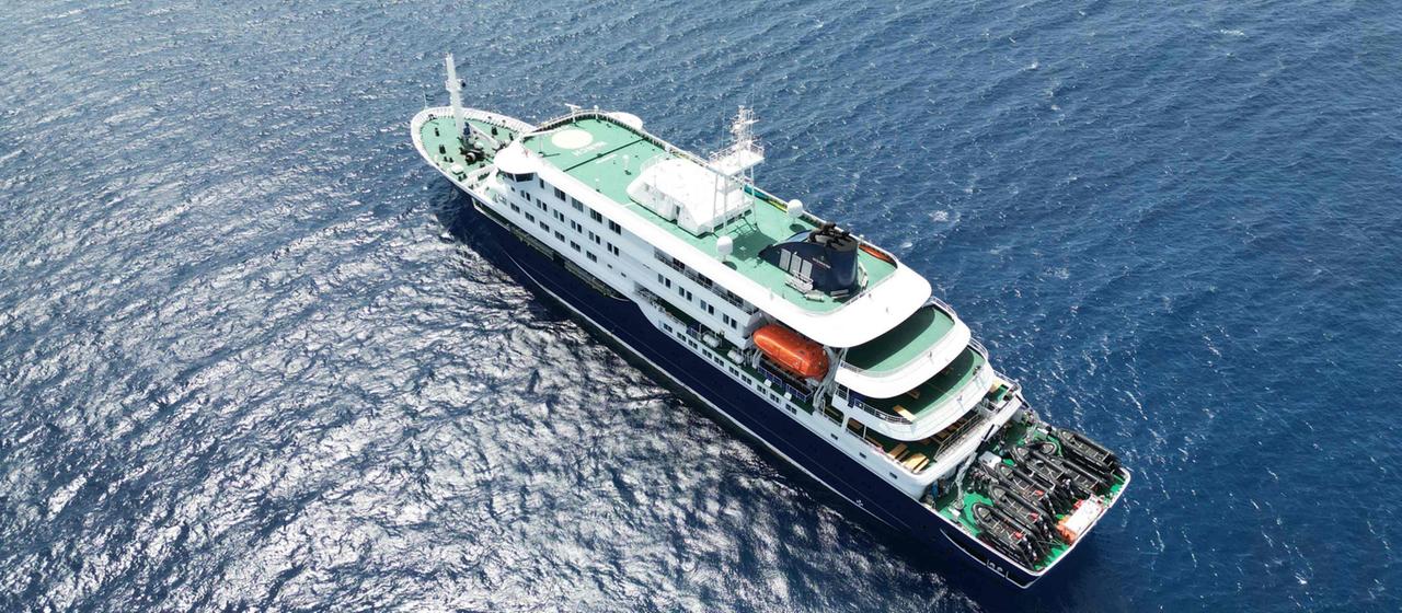 Diese Luftaufnahme zeigt das Kreuzfahrtschiff MV "Hondius".
