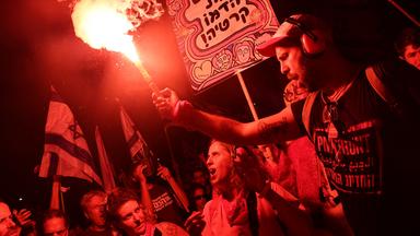 Eine nächtliche Demonstration in Israel am 27. Juli 2023.