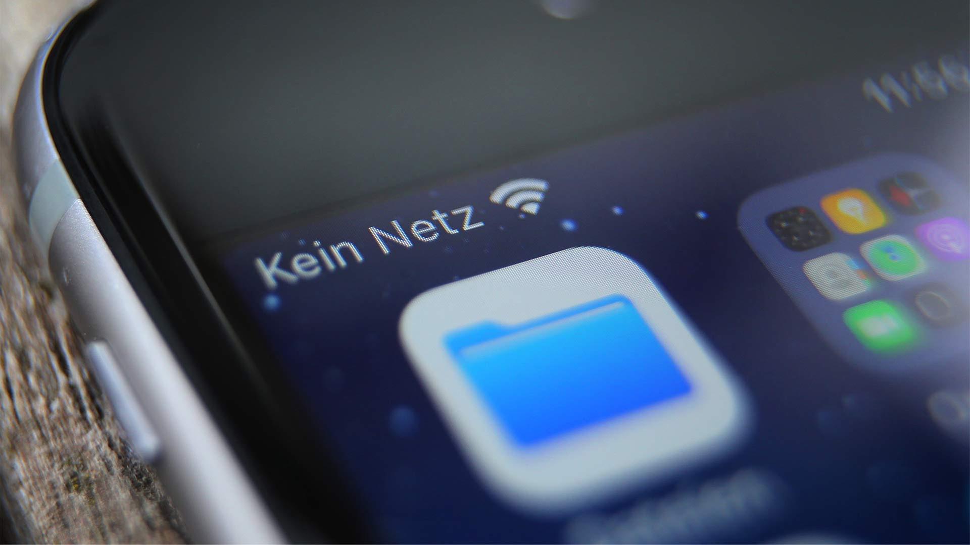 Die Anzeige �Kein Netz� ist auf dem Bildschirm eines Mobiltelefons zu sehen.  | picture alliance/dpa