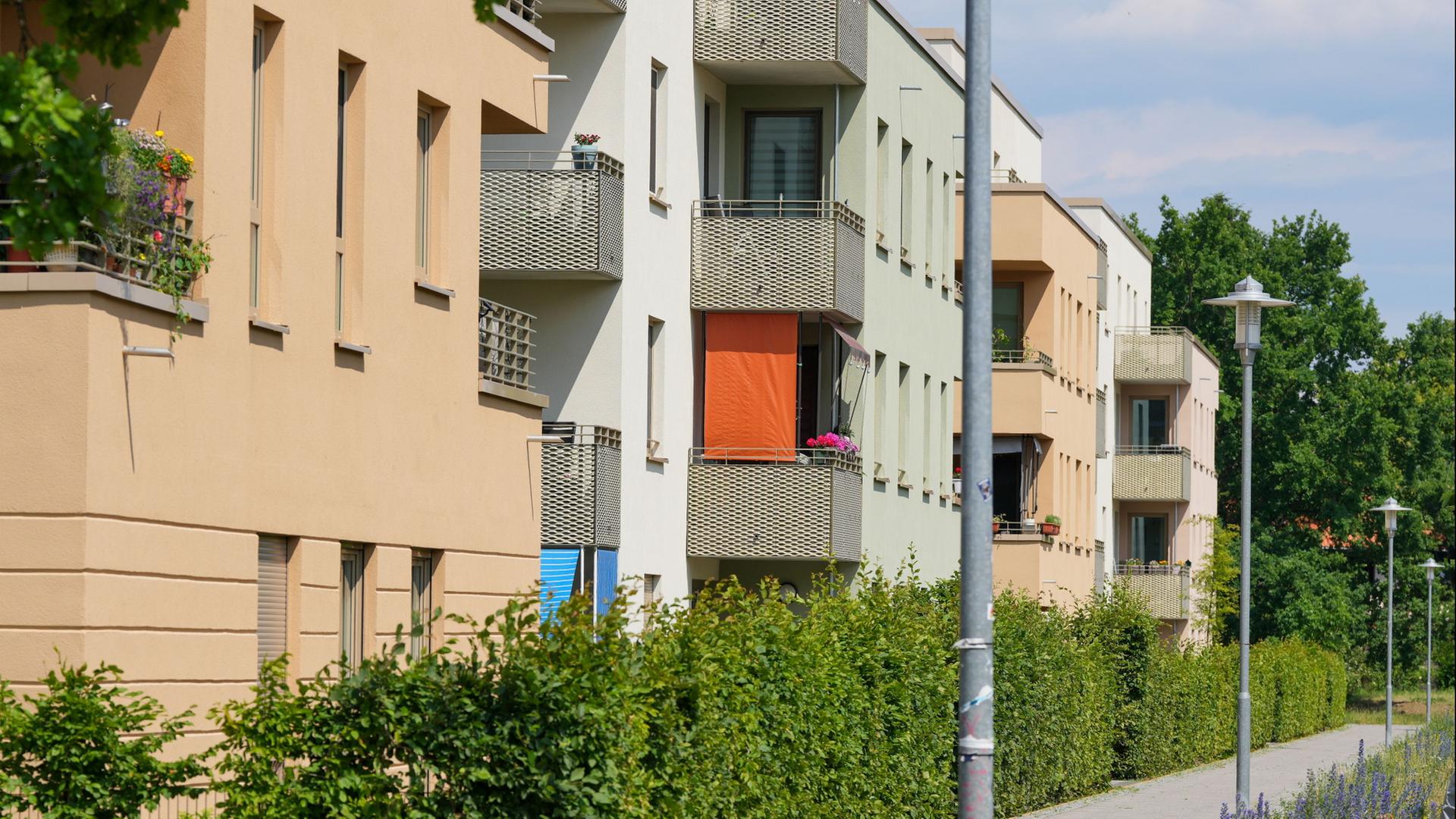 Blick auf Mehrfamilienhäuser in Potsdam. | Soeren Stache/dpa