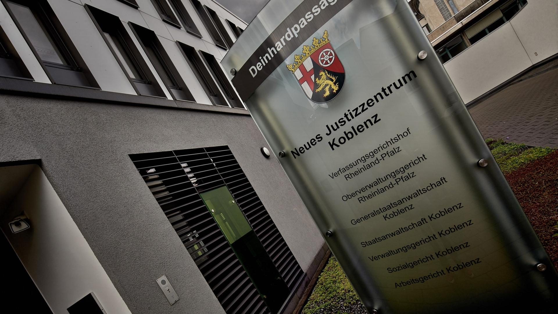 Der Eingang der Staatsanwaltschaft in Koblenz am Justizzentrum | dpa Bildfunk, picture alliance / dpa | Thomas Frey