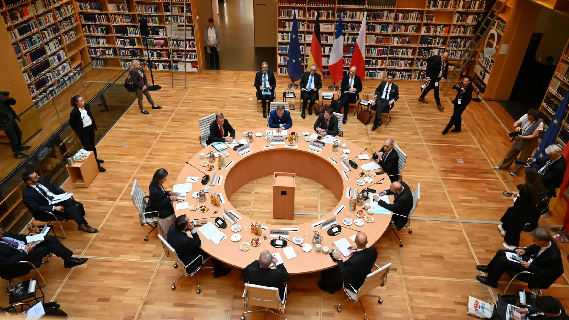Die Außenminister von Deutschland, Frankreich und Polen im Rahmen des Weimarer Dreiecks in Weimar, Thüringen. | Michael Brandt/dpa