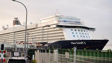 Blick auf die "Mein Schiff 3" nach der Kollision.