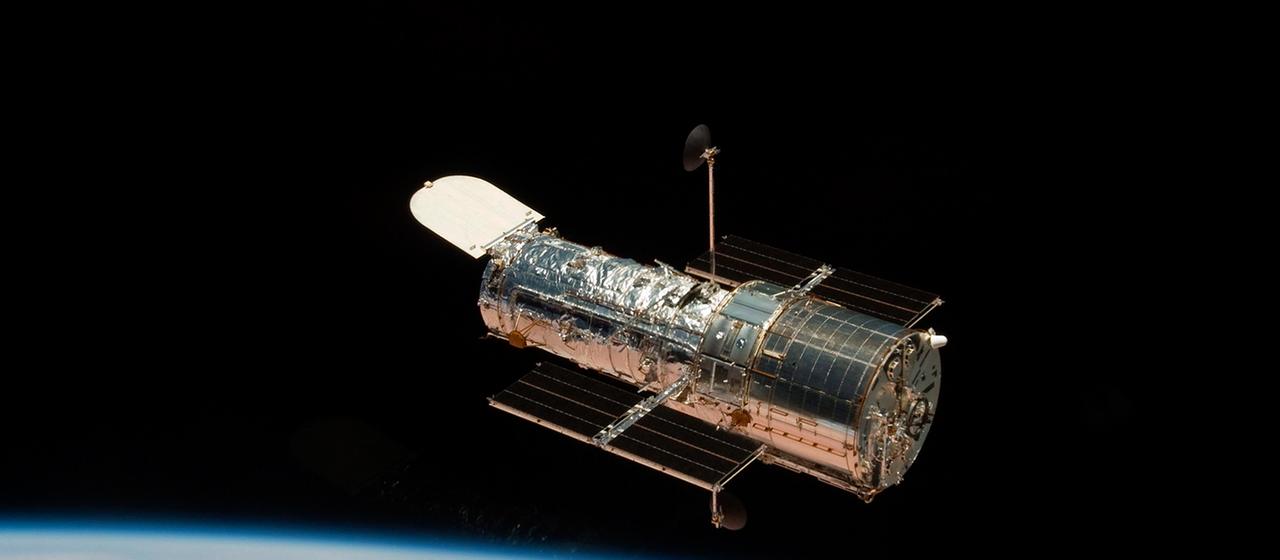 Weltraumteleskop Hubble (Archivbild: 20.05.2009) | picture alliance / dpa Weltraumteleskop Hubble (Archivbild: 20.05.2009)