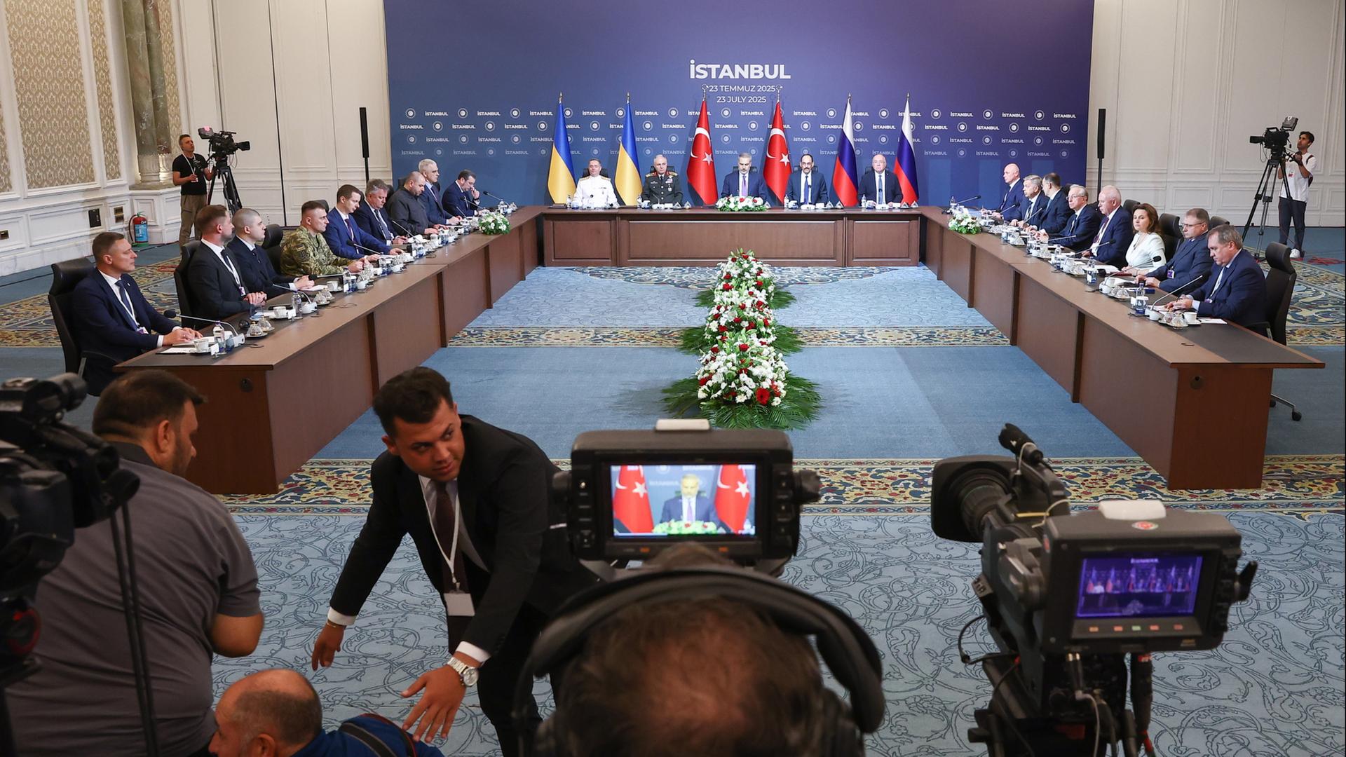 Delegationen von Russland und der Ukraine in Istanbul | dpa