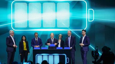 Eröffnung des neuen Volkswagen-eigenen Batteriezellenwerks in Salzgitter