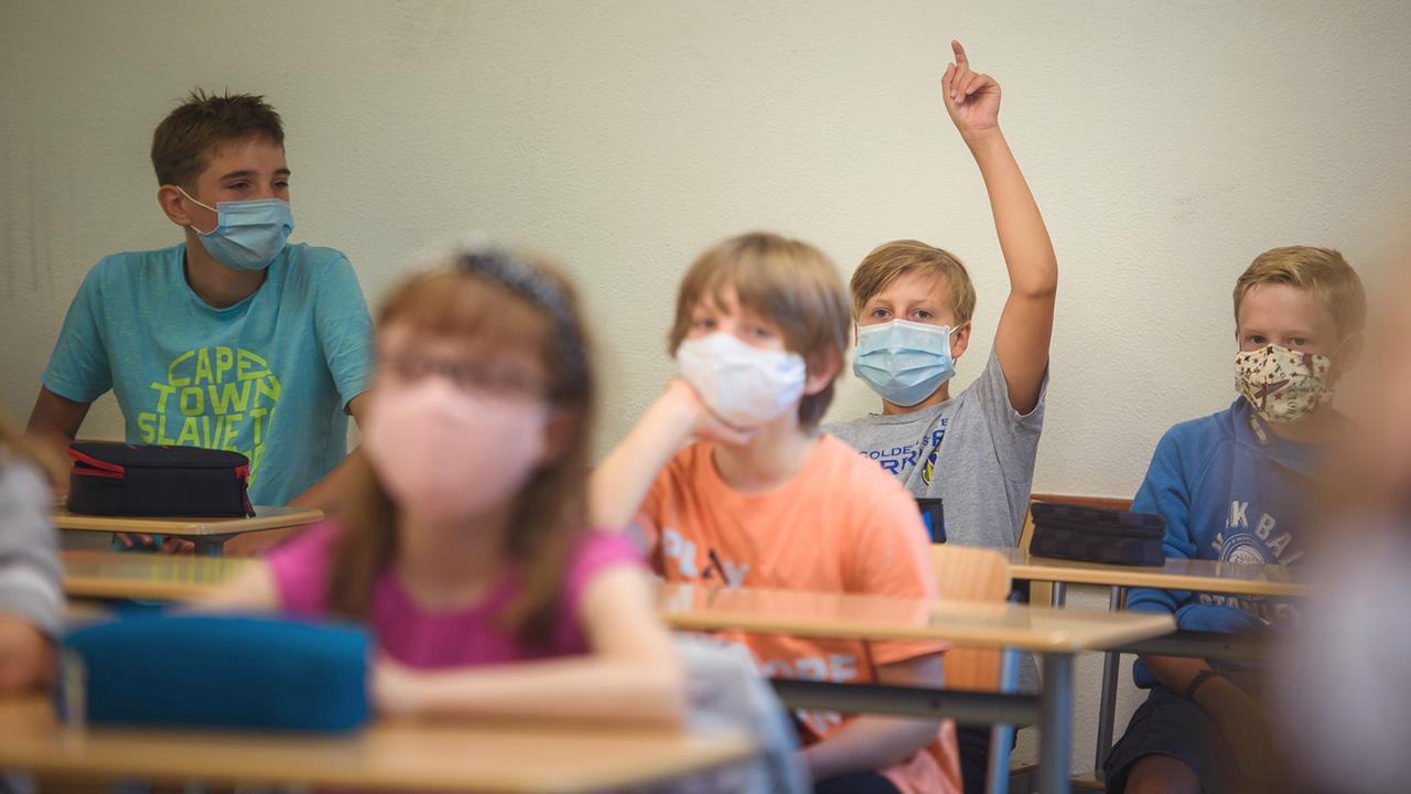 Image accompanying Wissenschaftliche Studie belegt: Massiv erhöhte CO2-Werte in der Einatemluft maskentragender Kinder