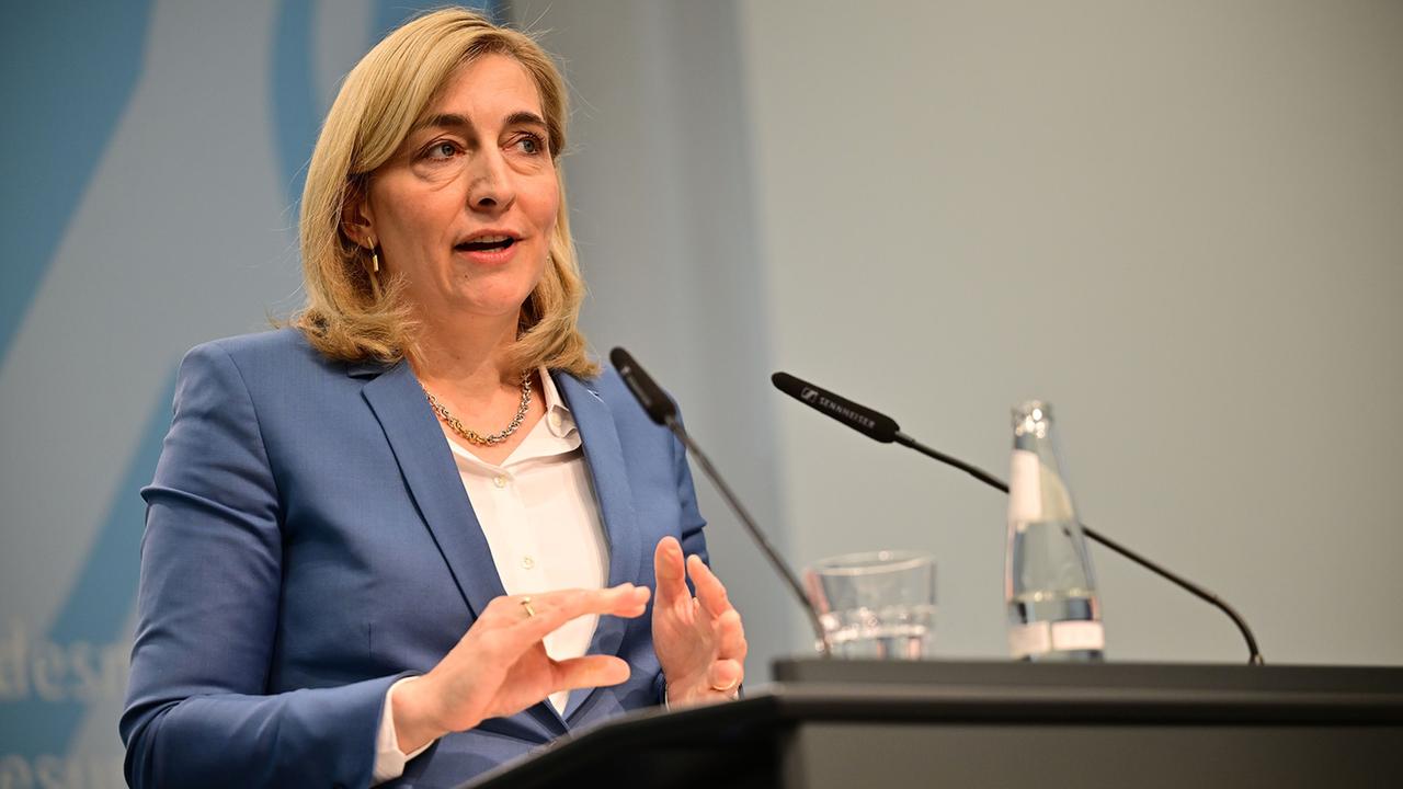 Ministerin Warken verteidigt Pläne für Gesundheitsreform