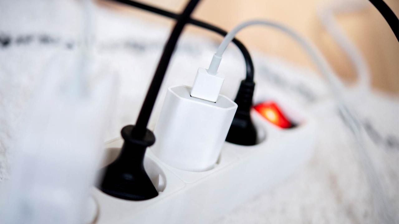Merz keeps his options open with electricity tax