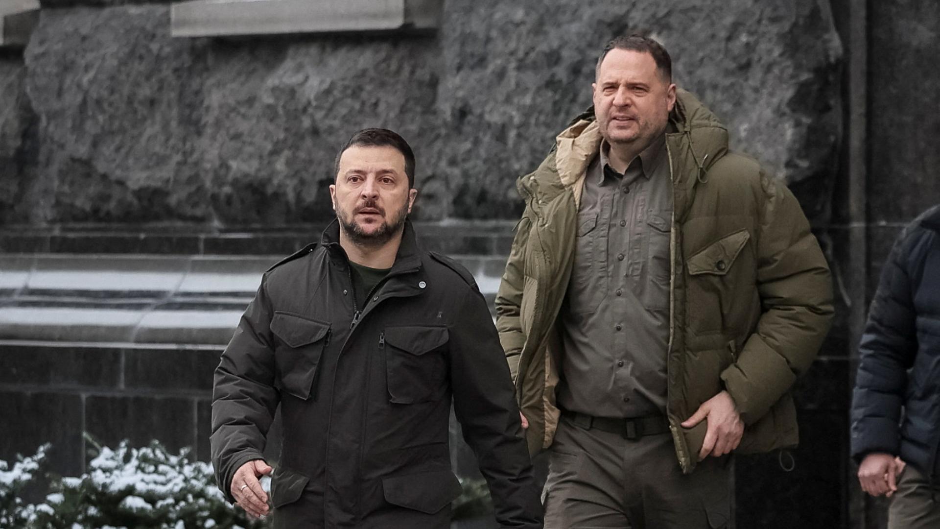 Wolodymyr Selenskyj und Andrej Jermak (Archivbild) | REUTERS