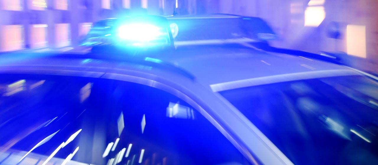 Blaulicht eines Polizeifahrzeugs