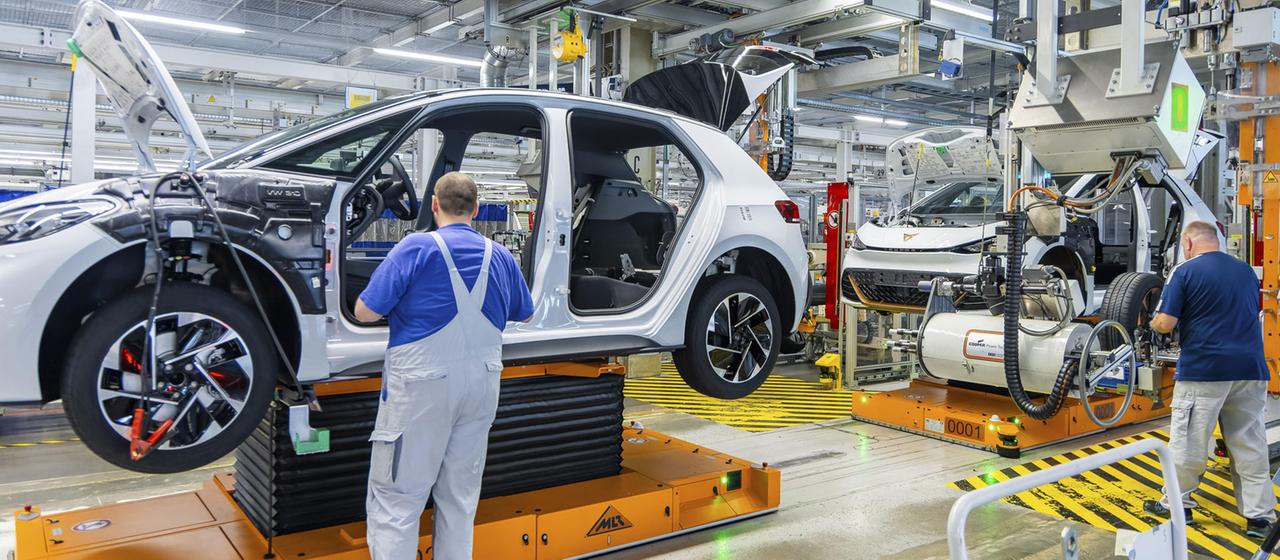 Elektroautomobilproduktion in den Montagehallen von VW in Zwickau