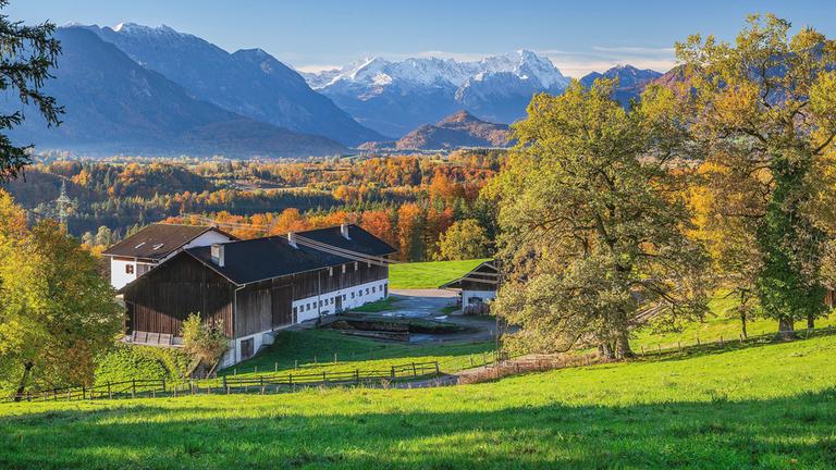 Herbstlandschaft mit Bauernhof 