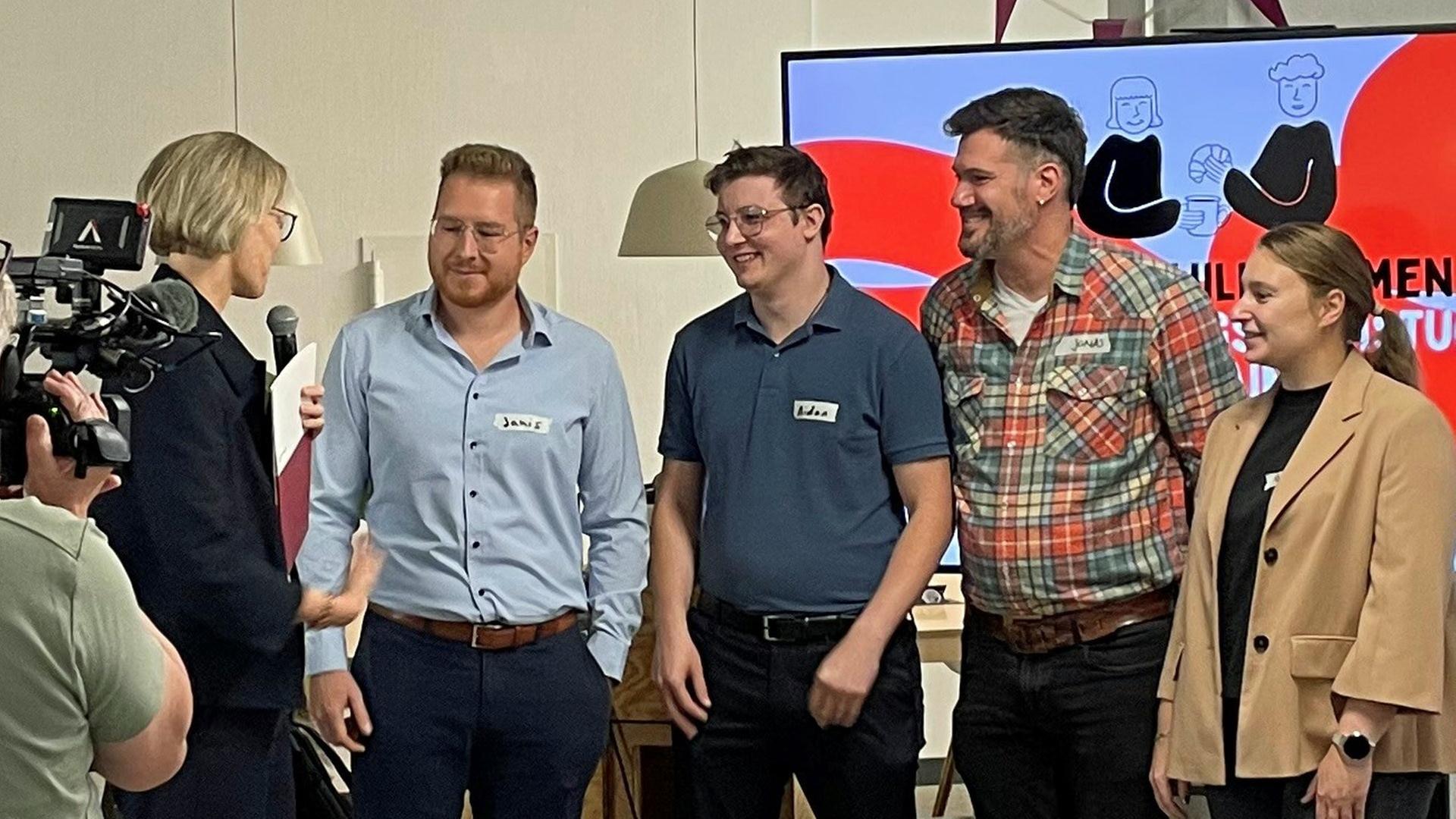 Die Gründer der AION GmbH werden als Gewinner des Landeswettbewerbs 