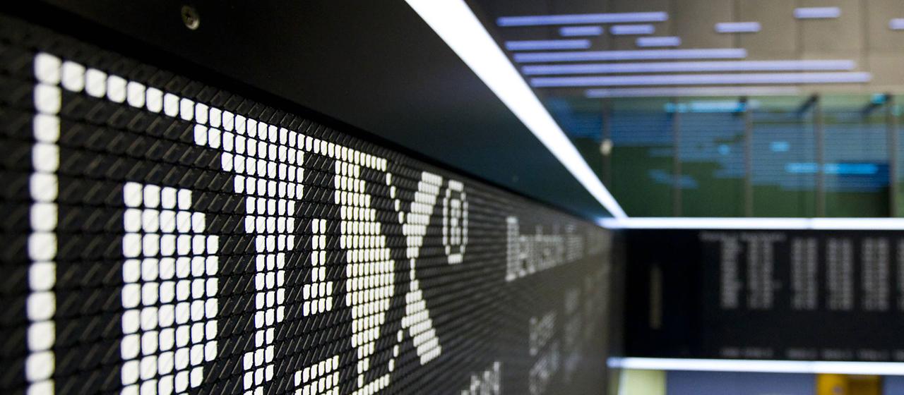 DAX-Logo auf Anzeigetafel