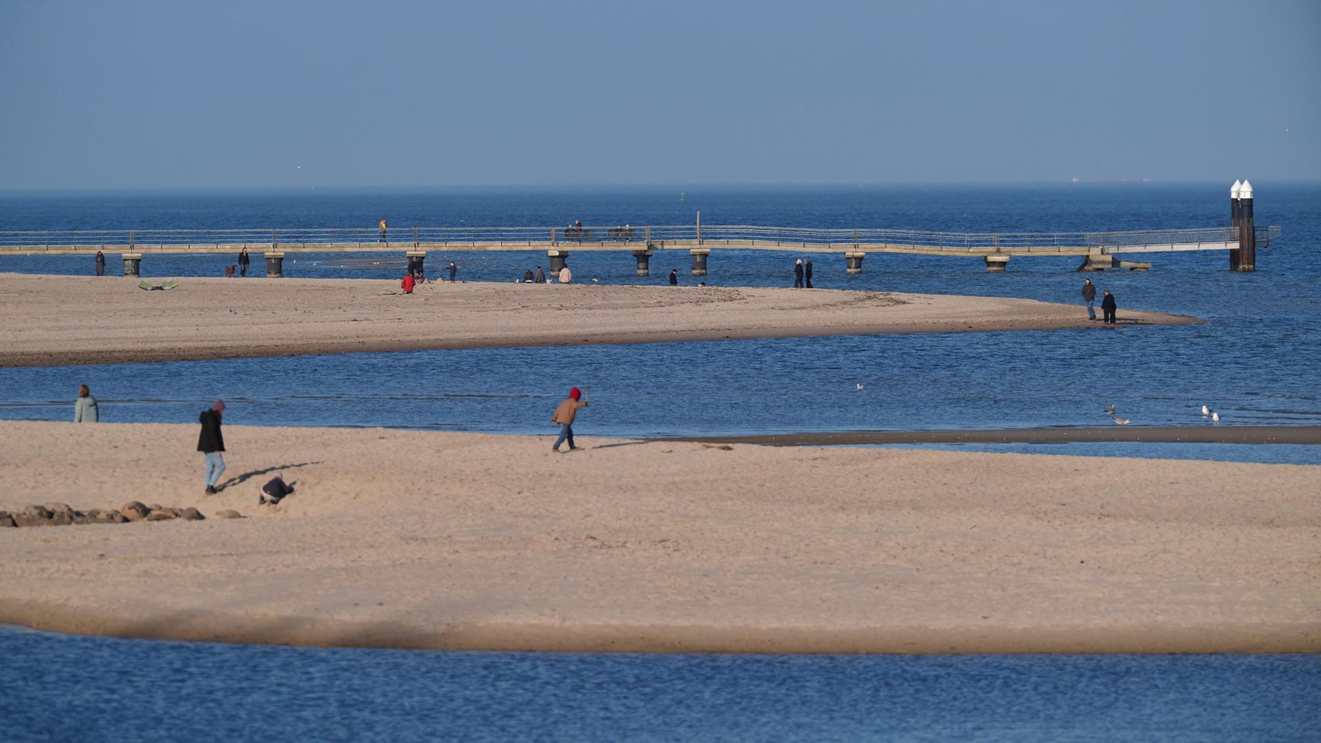 Falkensteiner Strand, Nolde-Ausstellung, Tulpenfestival in Neu-Delhi