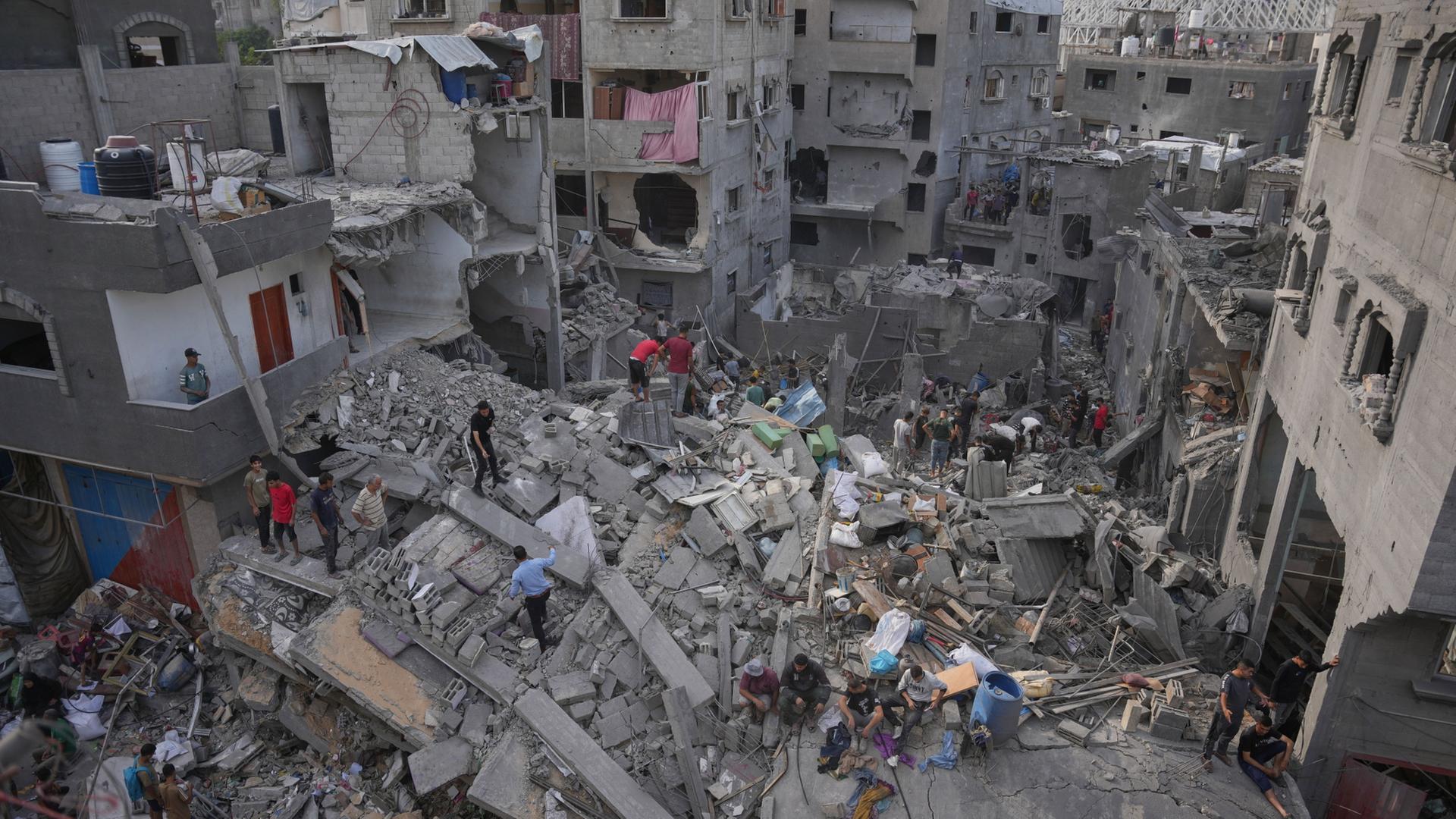 Gaza und die Toten unter den Trümmern - warten auf die Bergung