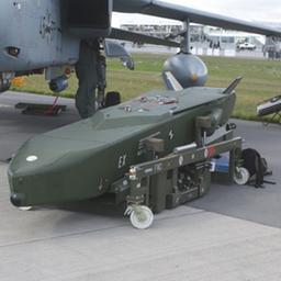 Der Luft-Boden-Marschflugkörper "Taurus" bei der ILA auf dem Flughafen Berlin-Schönefeld (Bild vom 13.09.2012)