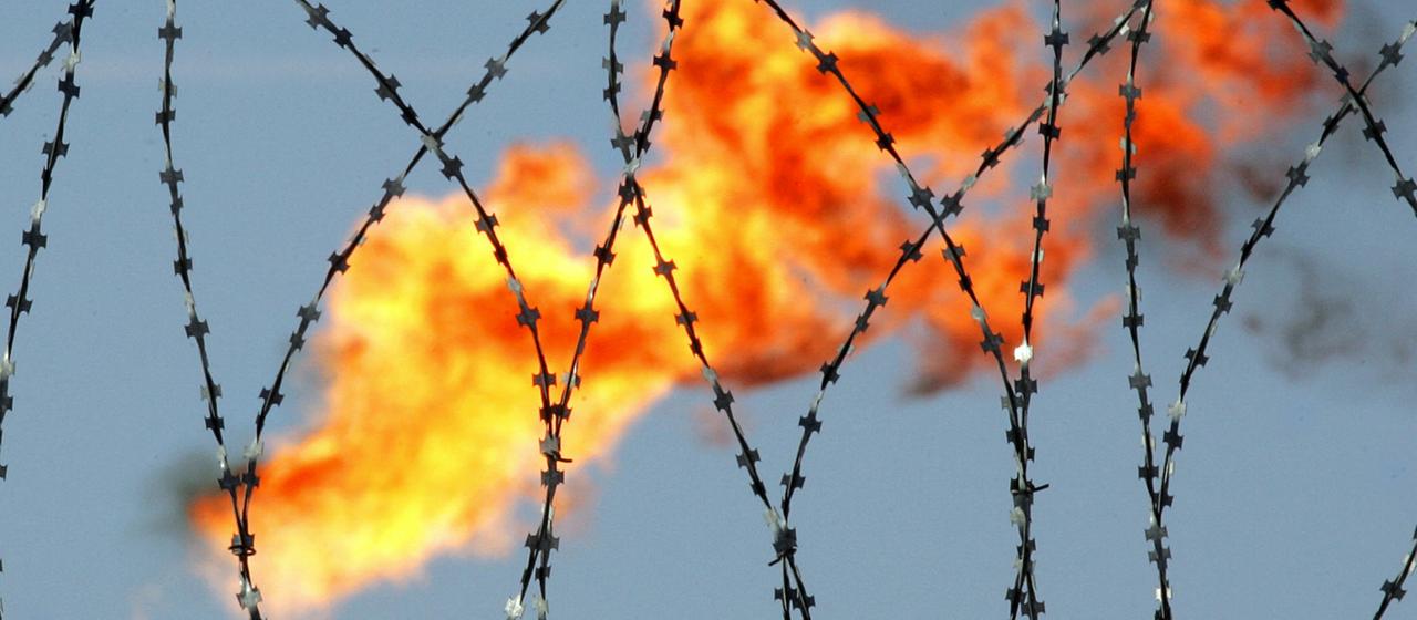 Gasflamme an einem Rosneft-Werk (Archiv)