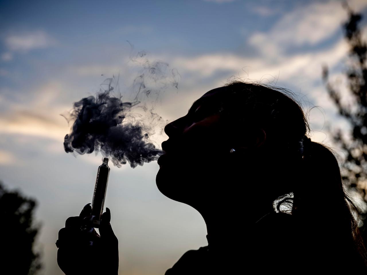 Vapes und E-Zigaretten genießen hohe Beliebtheit bei Kindern und  Jugendlichen