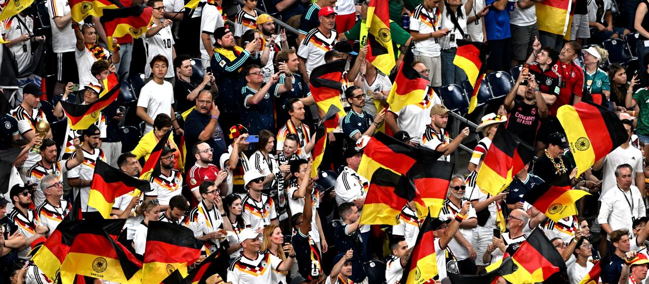 Fans der Deutschen Fußball-Nationalmannschaft im Stadion von Houston, Texas.