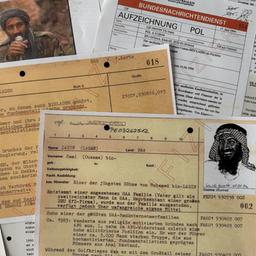 Unterlagen über Osama bin Laden liegen nebeneinander.