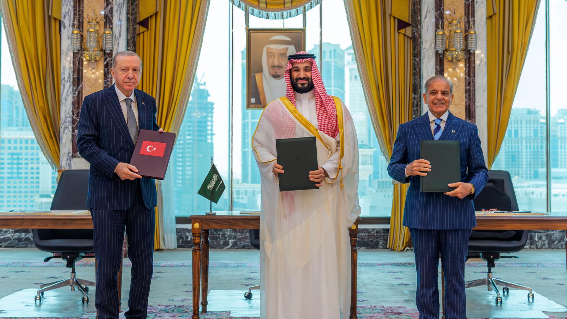 Verteidigungspakt in Mekka unterzeichnet