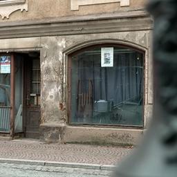 Verfallene Schaufenster-Fassade 