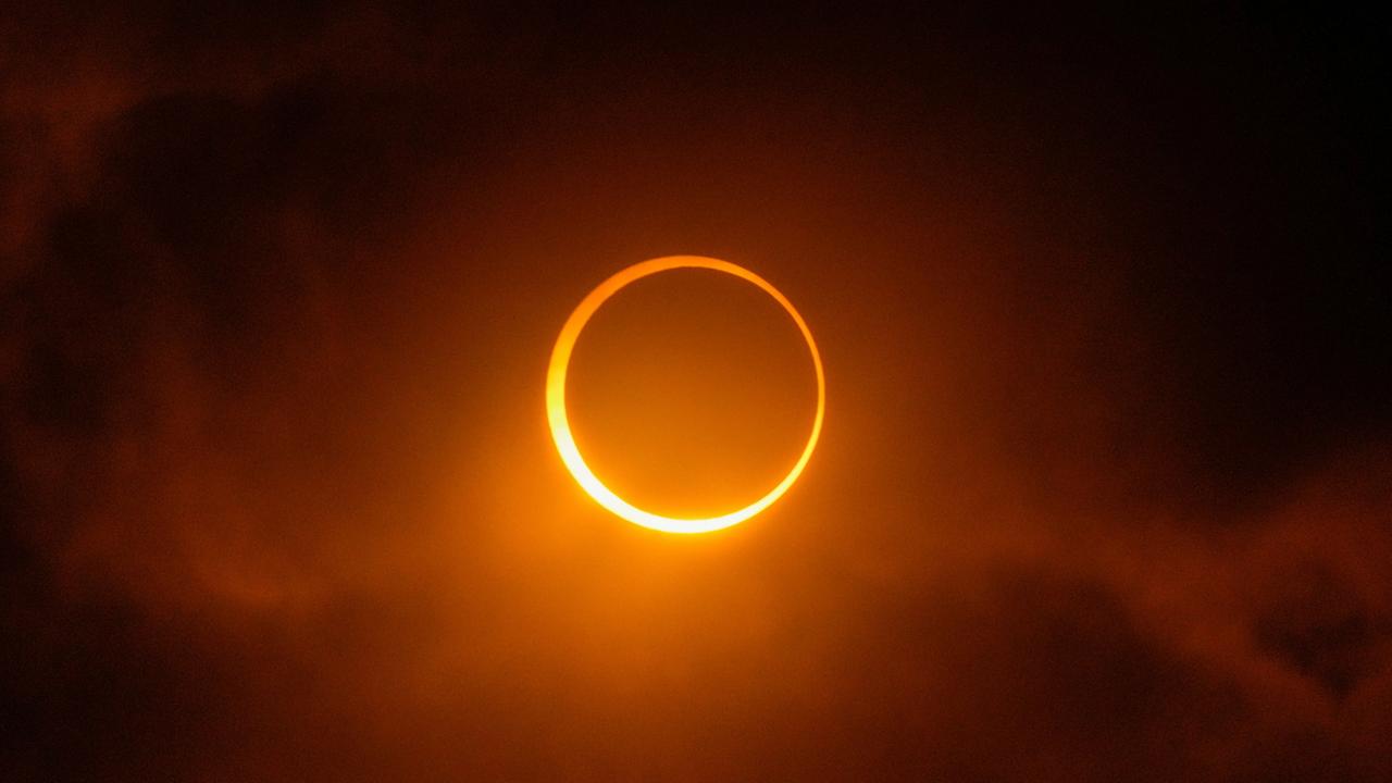 Sonnenfinsternis und Sternschnuppen an einem Abend