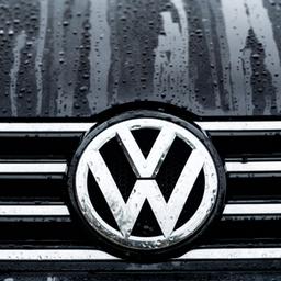Motorhaube eines VW Passat Diesel