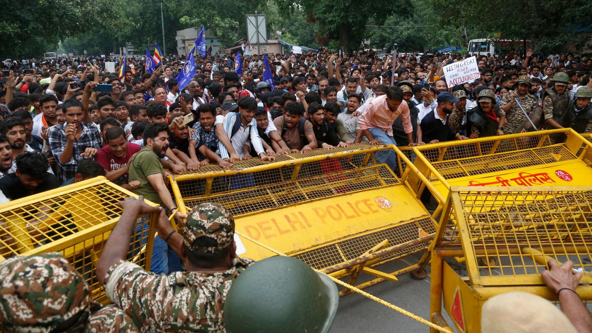 Proteste in Indien: "Cockroach"-Demo gegen Regierung in Neu-Delhi Proteste in Indien:
