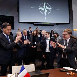 Außenminister Johann Wadephul (rechts) im Gespräch mit NATO-Generalsekretär Mark Rutte in Brüssel