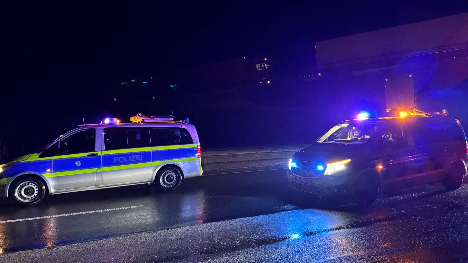 Mehrere Tote und Verletzte bei Unfällen auf der A44 Mehrere Tote und Verletzte bei Unfällen auf der A44