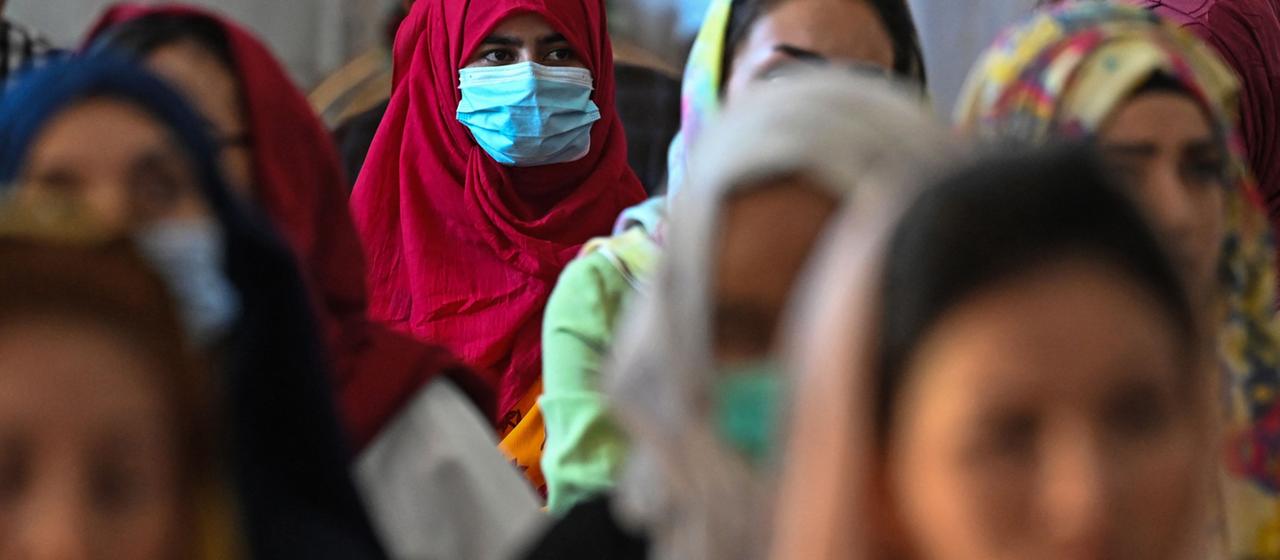 Afghanische Frauen nehmen Anfang August 2021 in Kabul an einer Veranstaltung über Verbrechen, die die Taliban an Frauen begangen haben sollen, teil