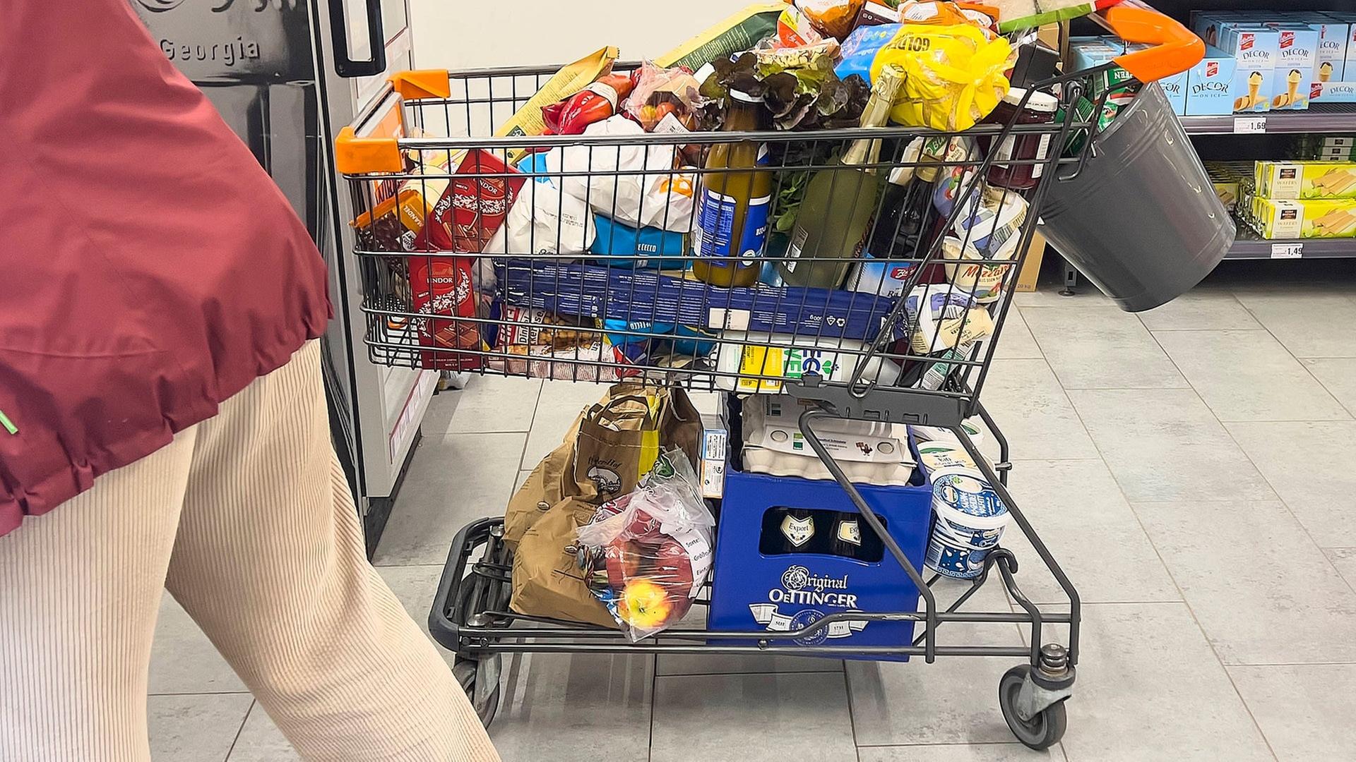 Dreiste Ablenkung im Supermarkt - dann war die Handtasche weg