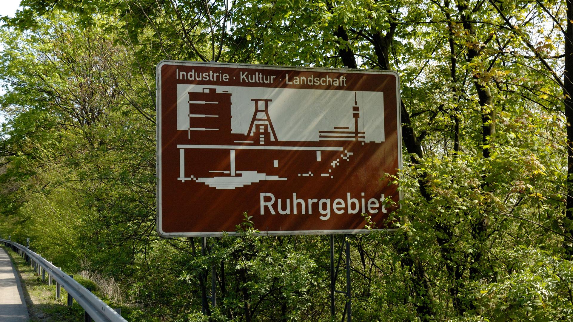 Touristische Hinweisschilder an der Autobahn: Wer fährt da raus?