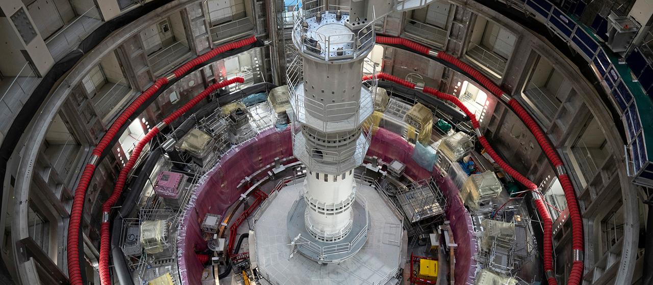 Blick von oben auf den Reaktor des internationalen Kernfusionsprojekts ITER.