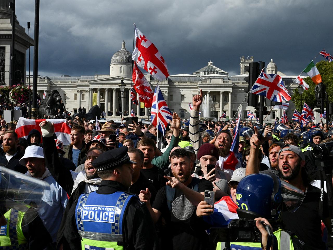 Mehr als 100.000 Menschen demonstrieren in London gegen Einwanderung