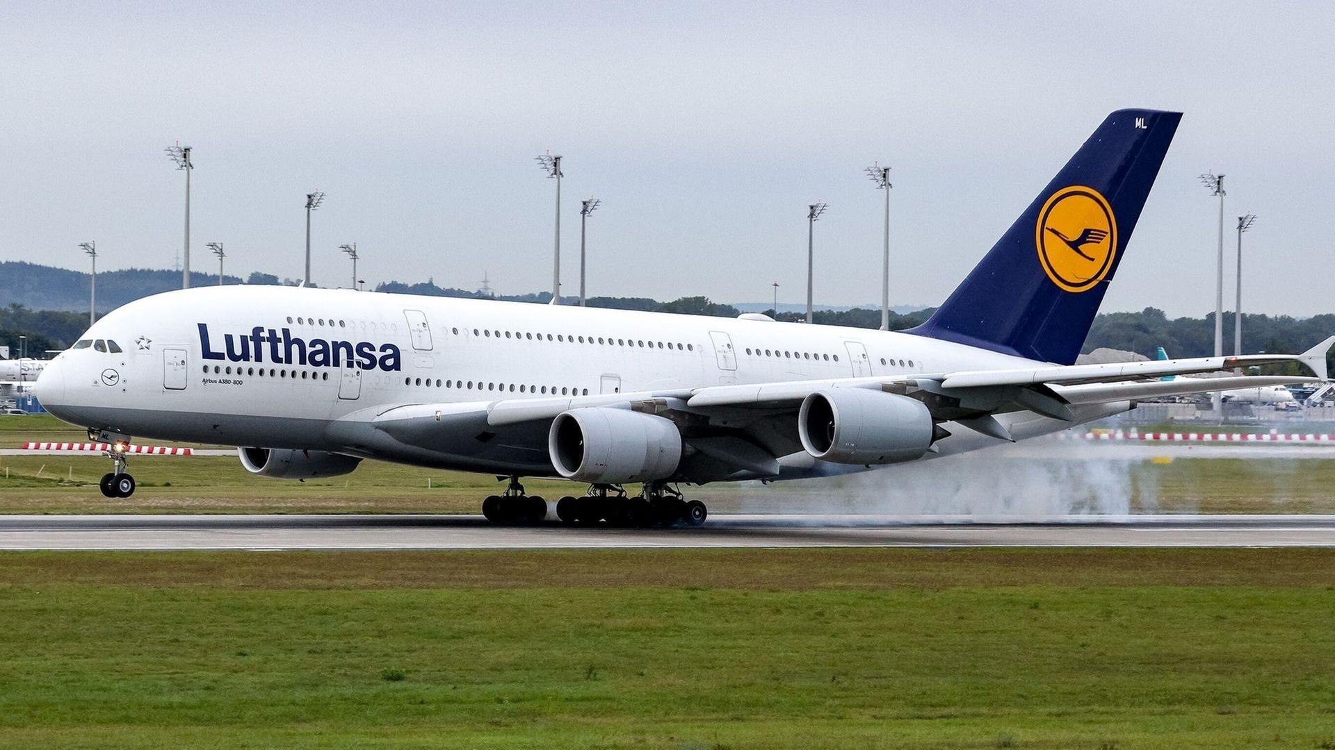 Archivbild: Lufthansa A380 bei der Landung in München | picture alliance / foto2press/Oliver Baumgart