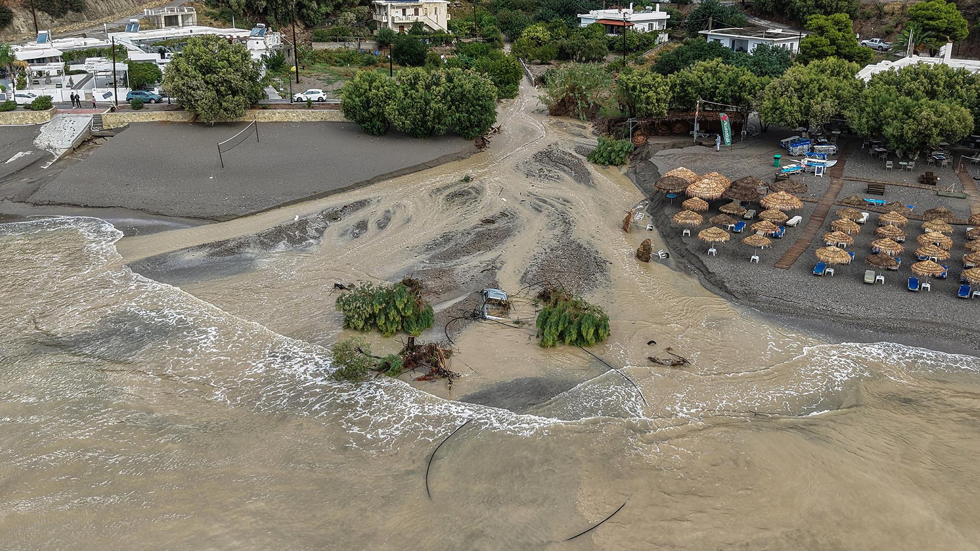 Nach tagelangen Regenfällen: Auf Kreta beginnen die Aufräumarbeiten
