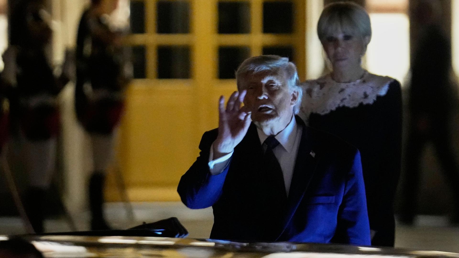 US-Präsident Donald Trump nach einer Dinnerparty im Schloss Versailles | AP Photo/Michel Euler