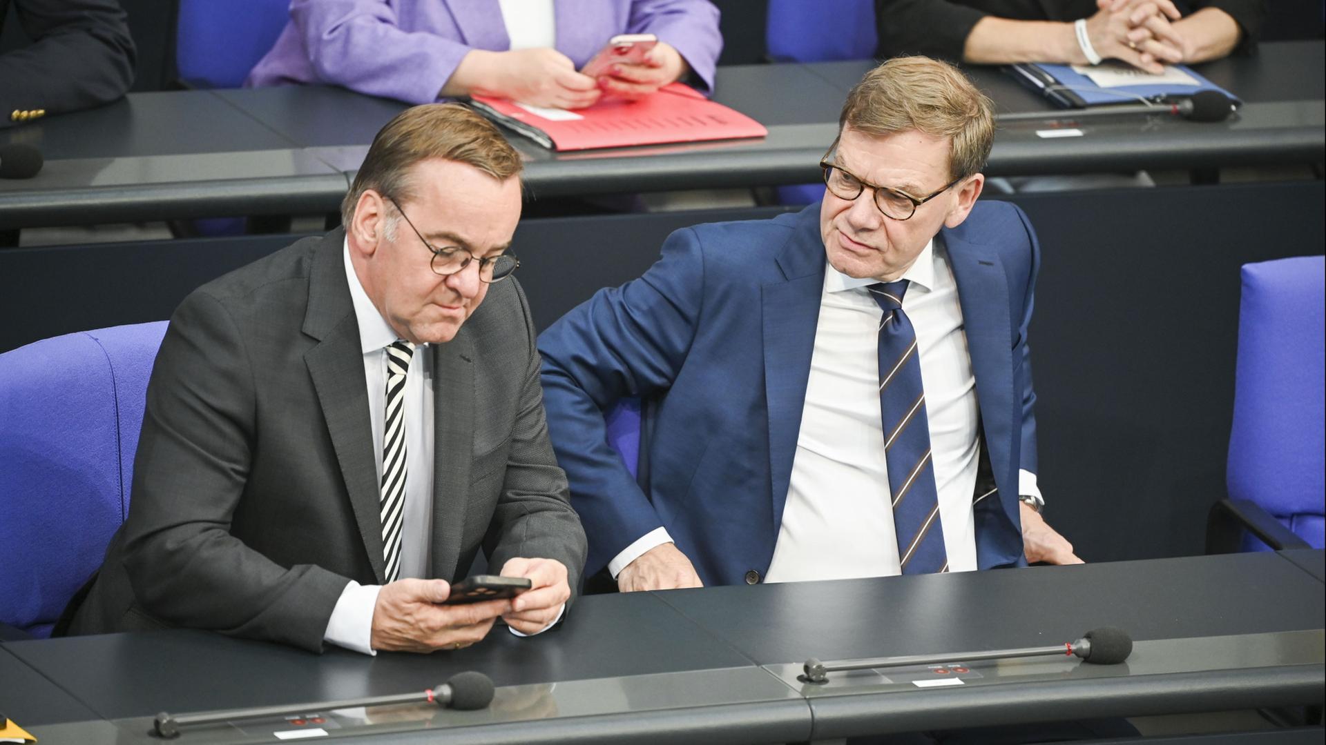 Boris Pistorius und Johann Wadephul (Archivbild vom 11.07.2025) | dpa