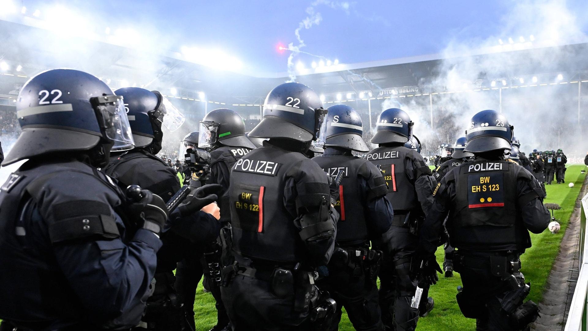 Eskalation im DFB-Pokal: Diese Idioten sind eine Schande für ihre Klubs